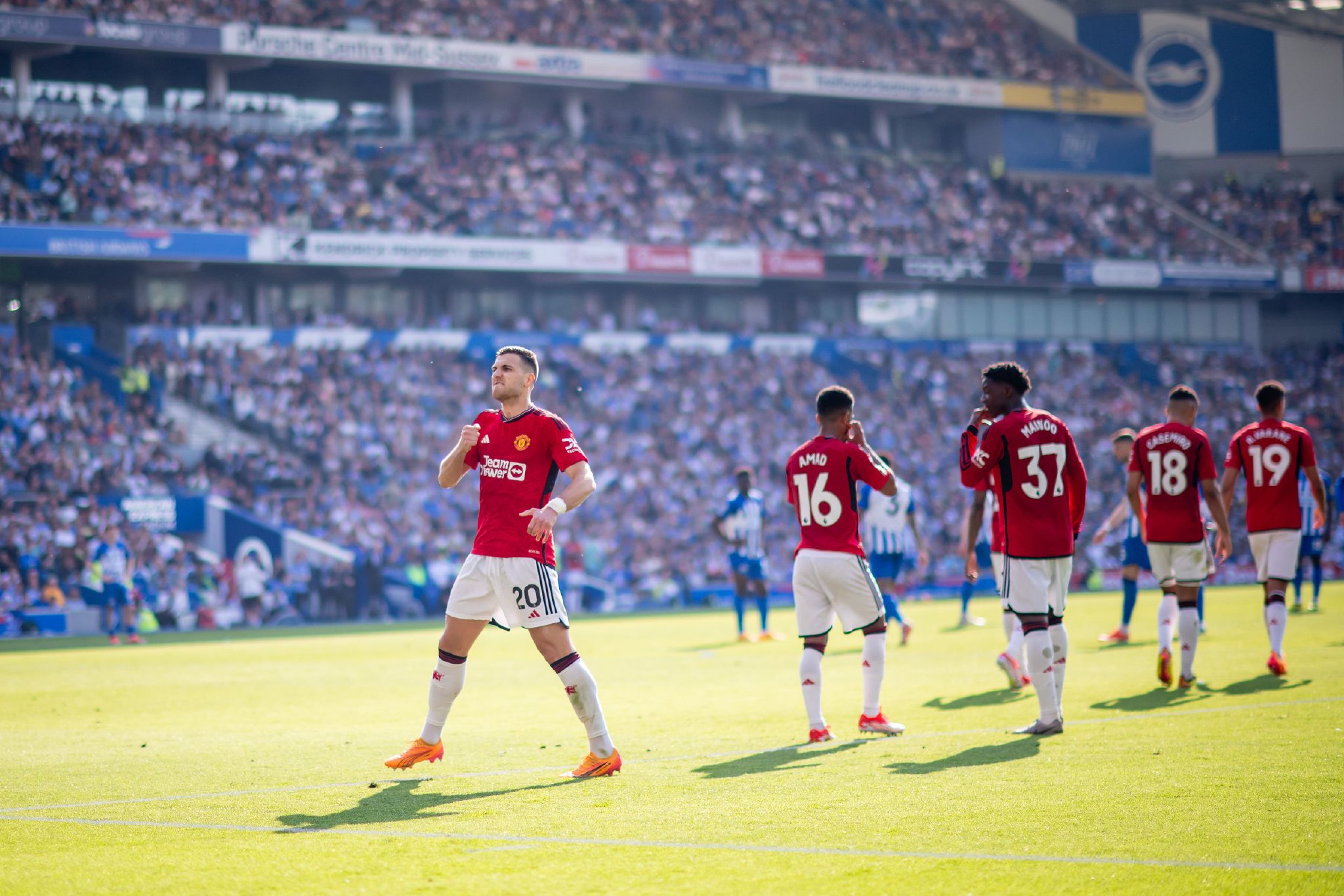 力强劲的对 力强劲的对